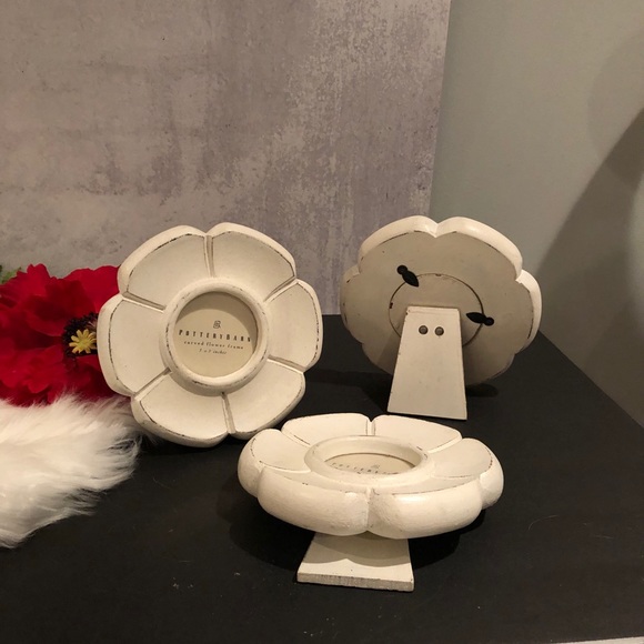 Pottery Barn 3x3 White Distressed Flower Frame - Picture 10 of 11